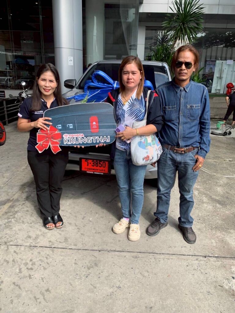 ภาพบรรยากาศส่งมอบรถกับนุช ภาพที่ 28